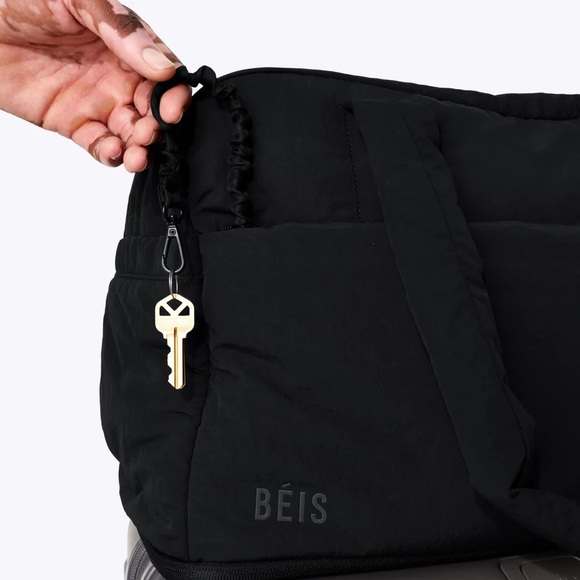 BEIS THE AIR DUFFLE IN BLACK - Picture 5 of 7
